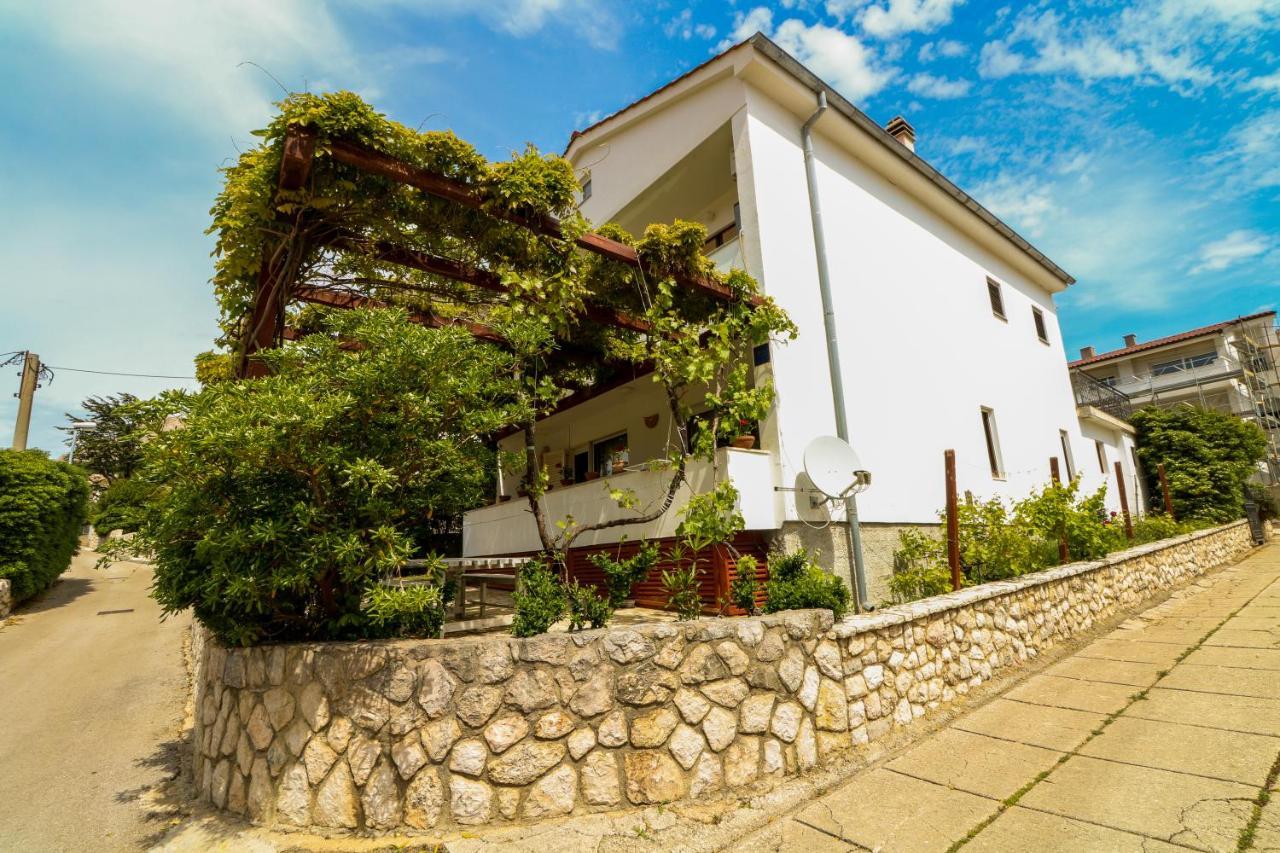 Apartments Edo With Terrace Baska  Luaran gambar